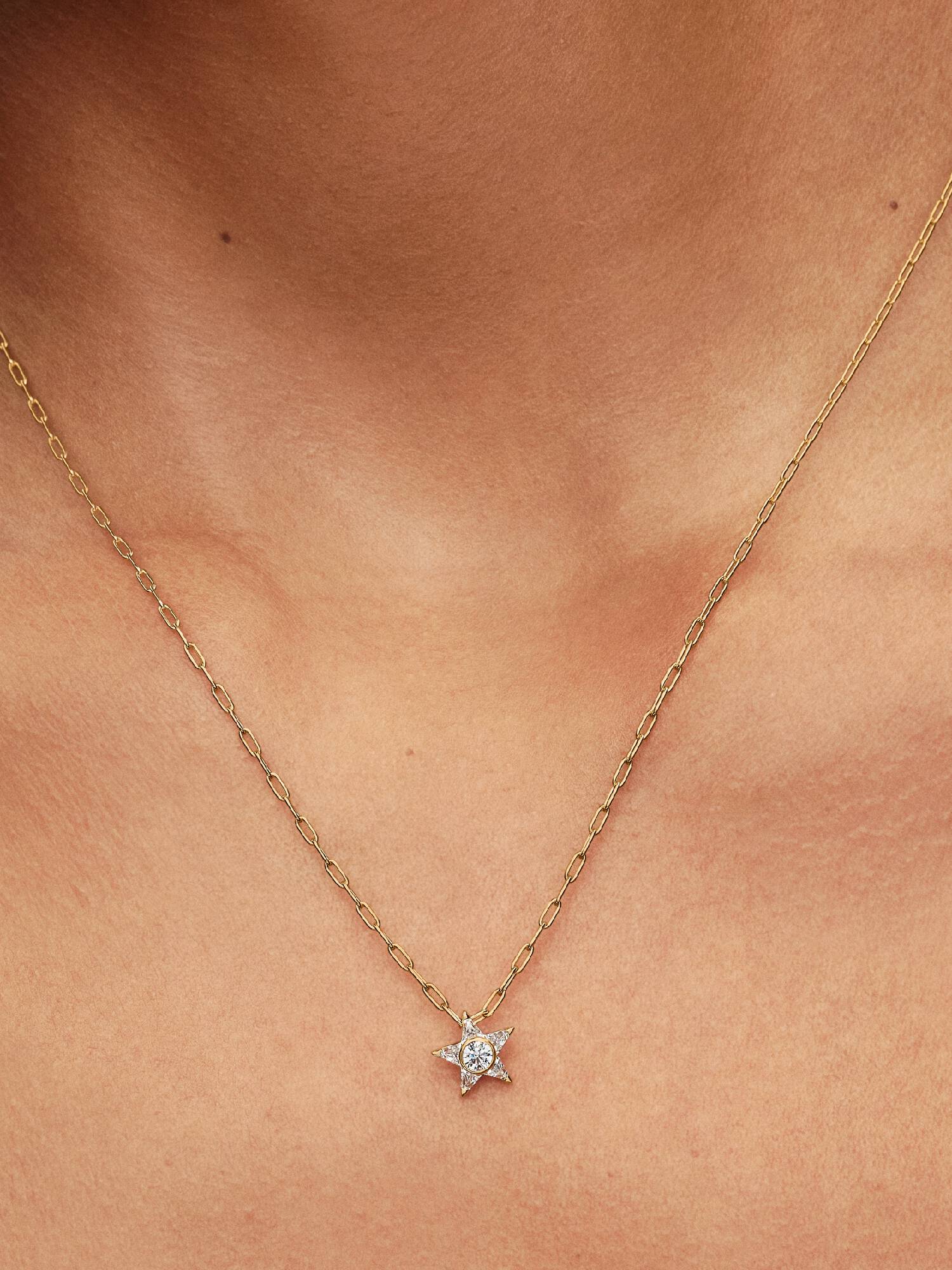 Collier avec Pendentif Étoile Scintillante Doré
