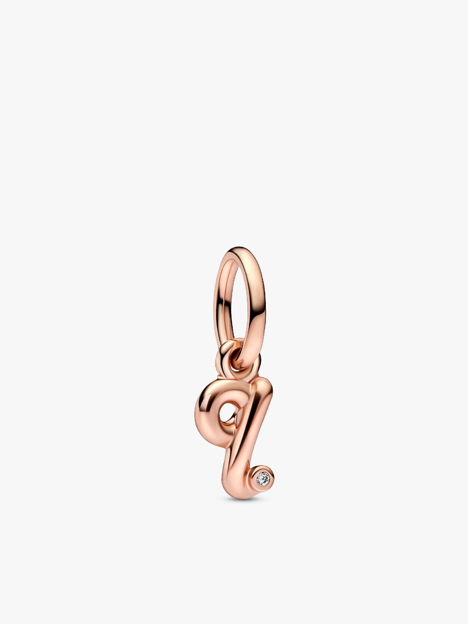 Charm Pendant Alphabet Lettre q