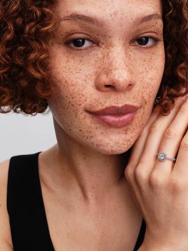 Bague Halo Carré Scintillante