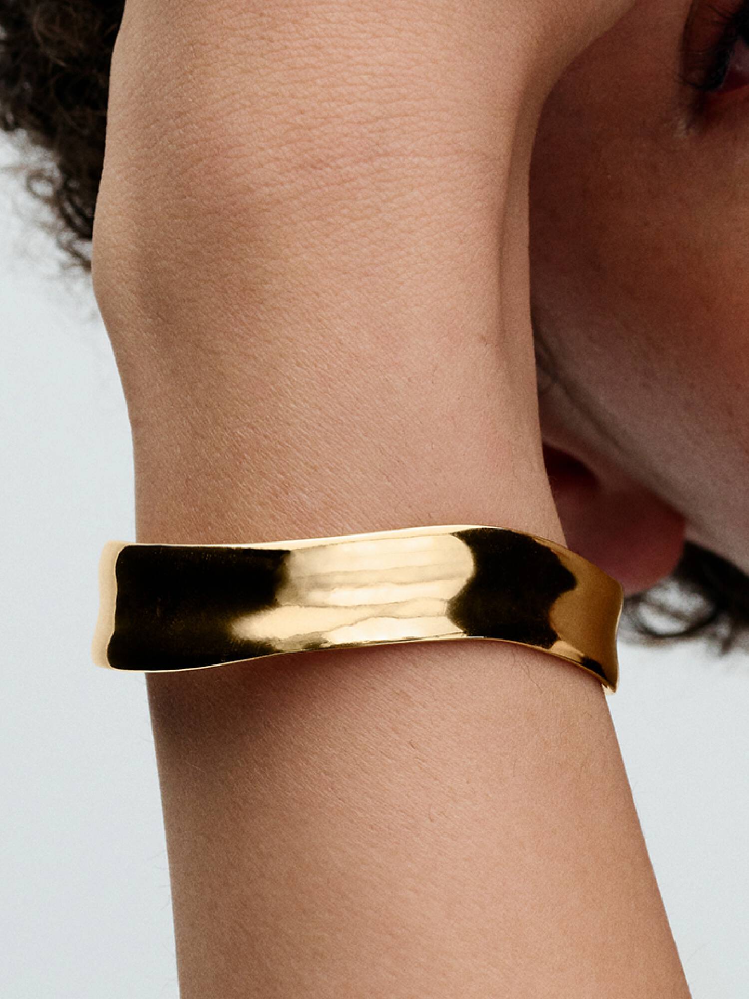 Bracelet Jonc Ouvert Large de Forme Organique