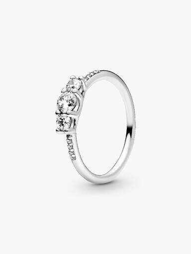 Bague trois pierres rondes
