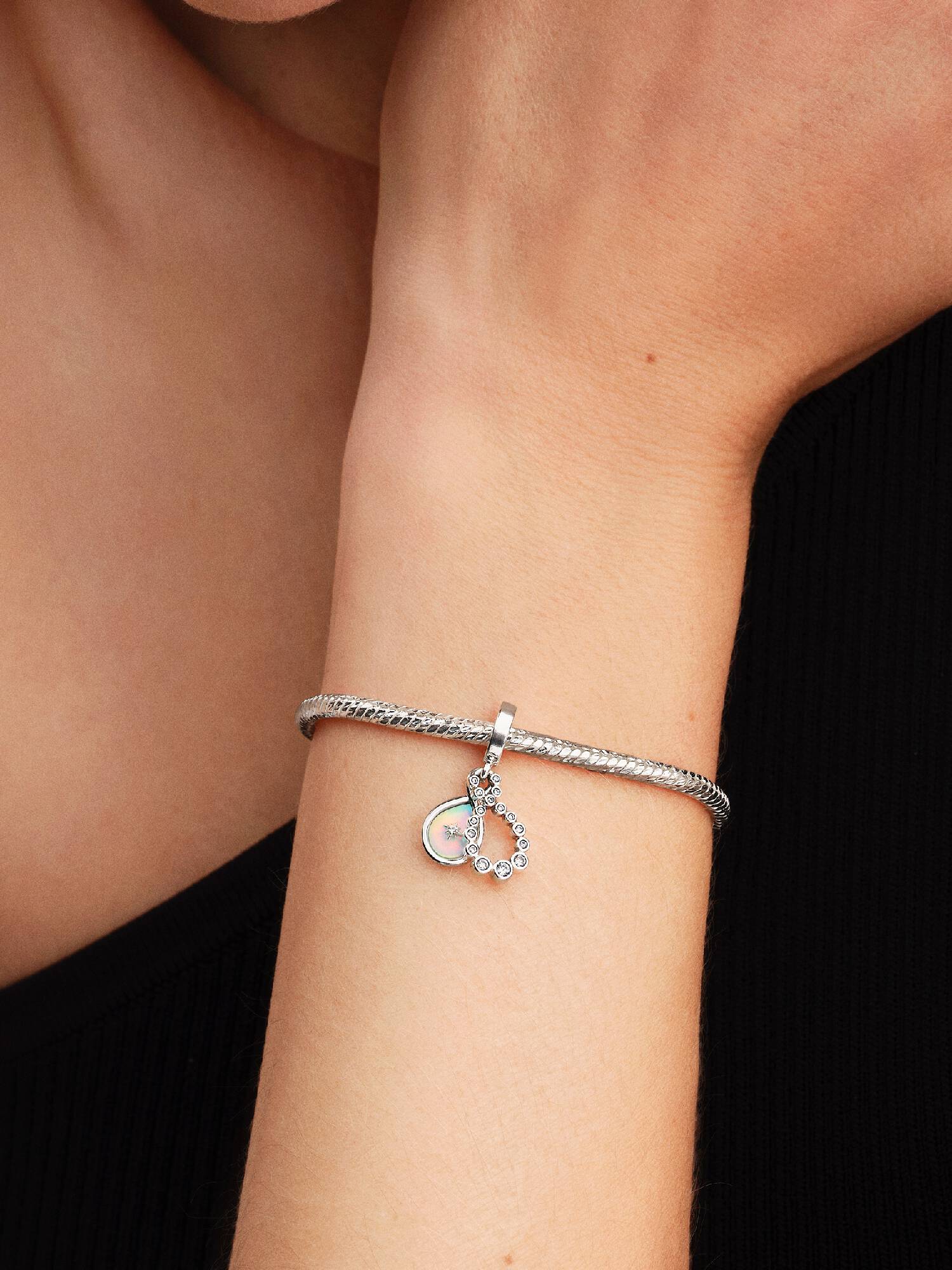 Charm Pendant Double Symbole de l’Infini Opalescent