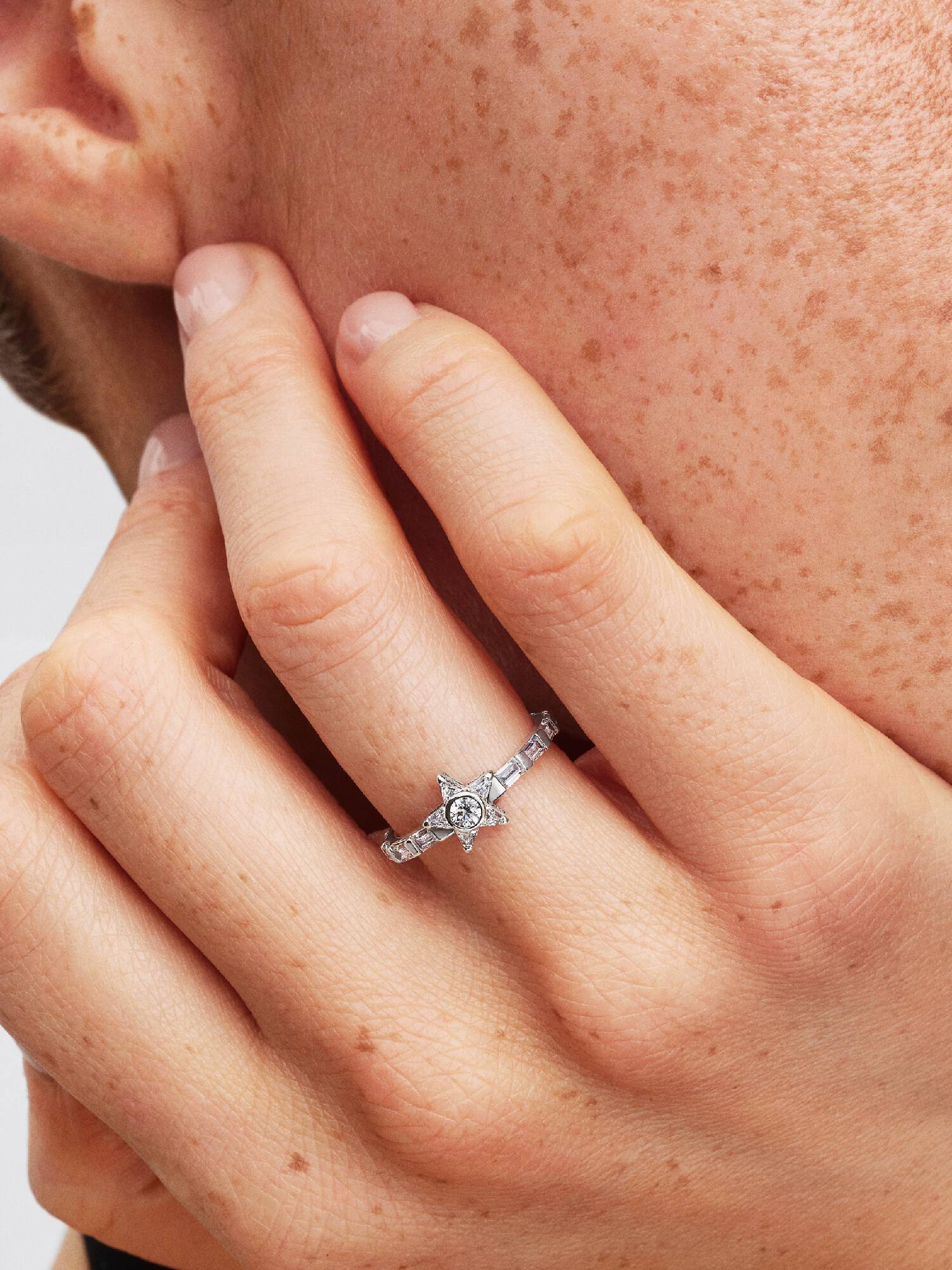 Bague Baguettes et Étoile Scintillante