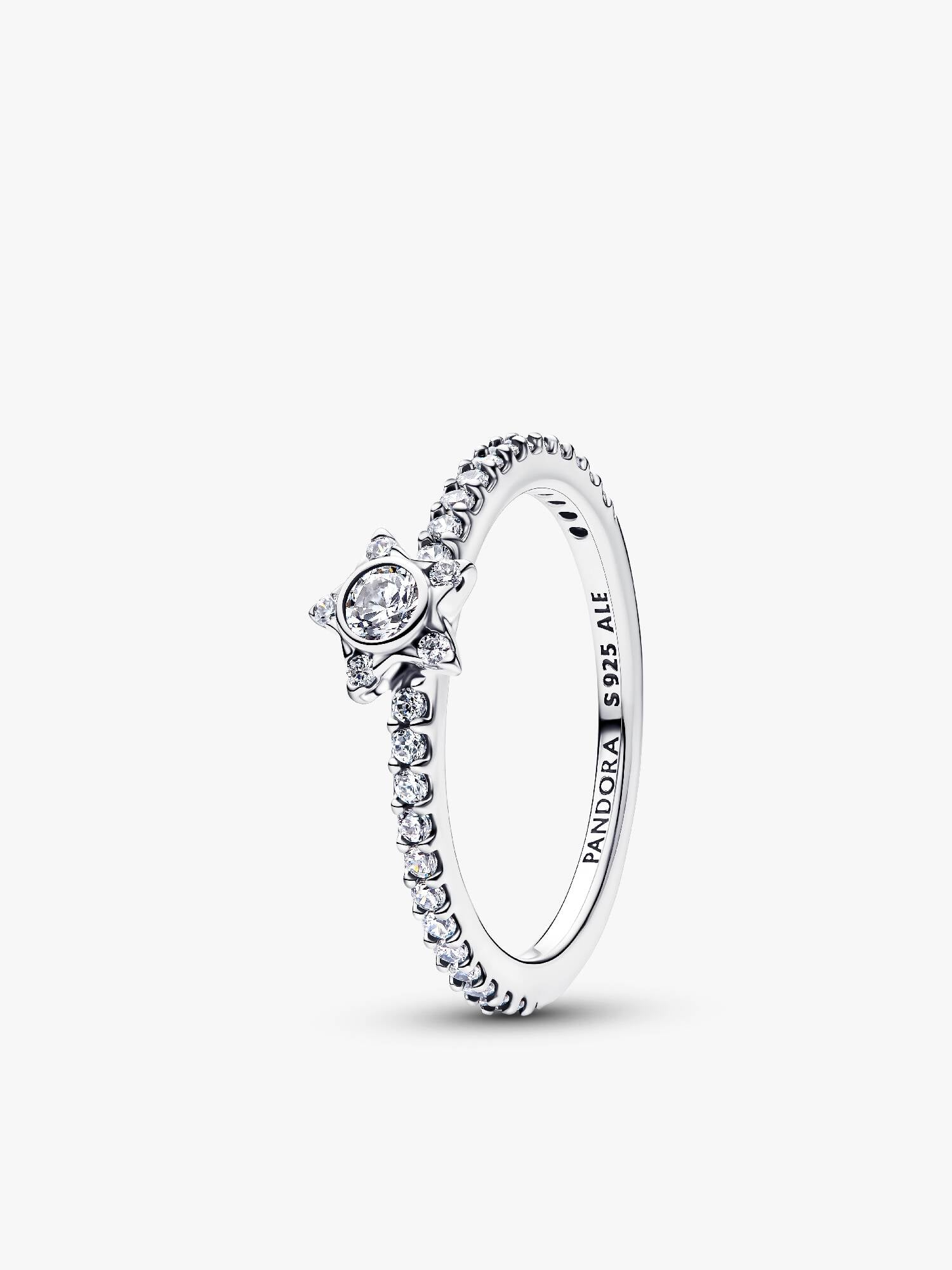 Bague Pavé et Étoile Scintillante