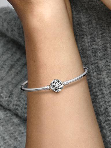 Bracelet Jonc Fermoir Flocon de Neige Scintillant Pandora Moments