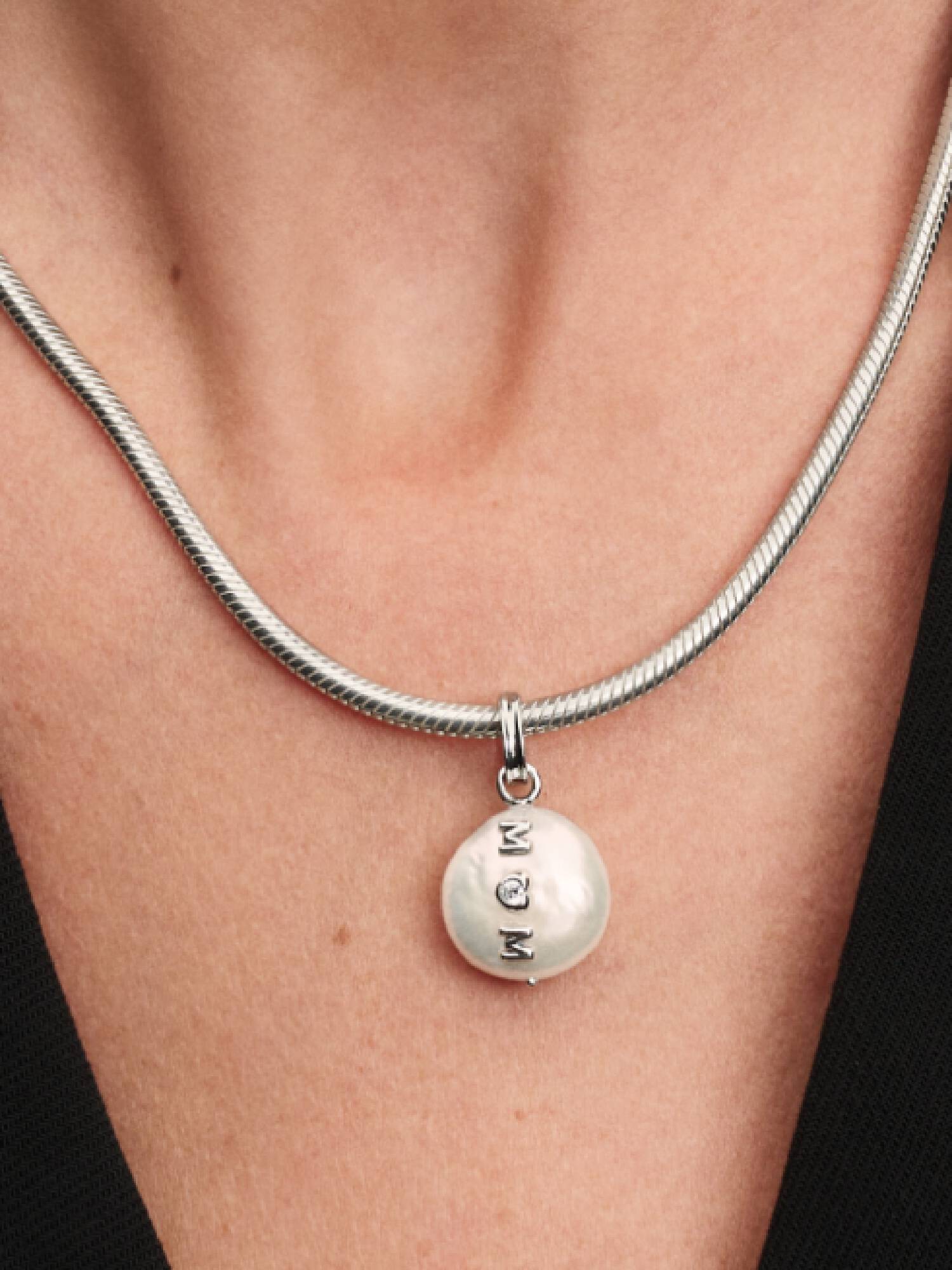 Charm Pendant Mum Perle de Culture d'Eau Douce Traitée Baroque