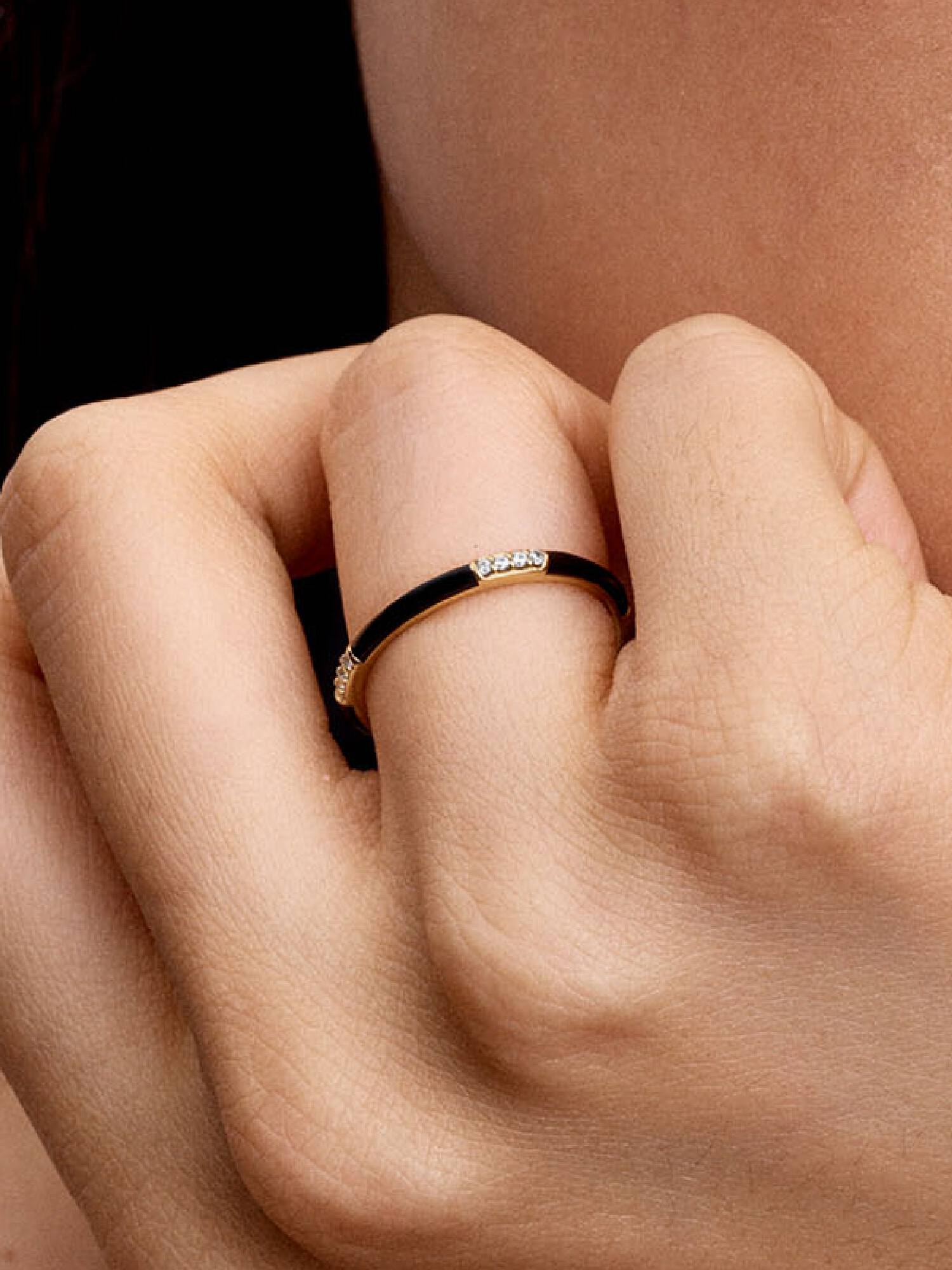 Bague Résine Façon Émail Noire & Pierres