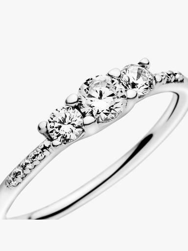 Bague trois pierres rondes