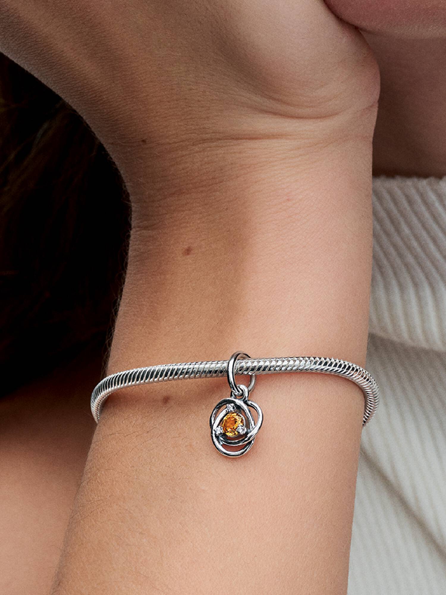 Charm Pendant Cercle Éternité Miel
