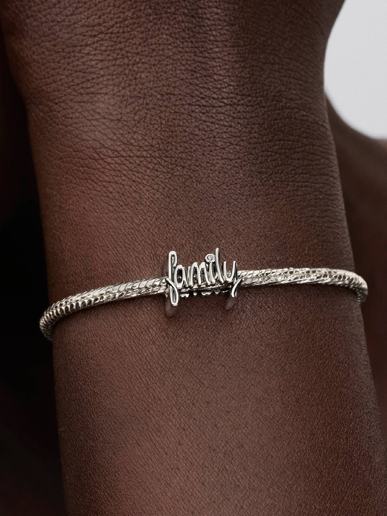 Charm Family en Lettres Cursives