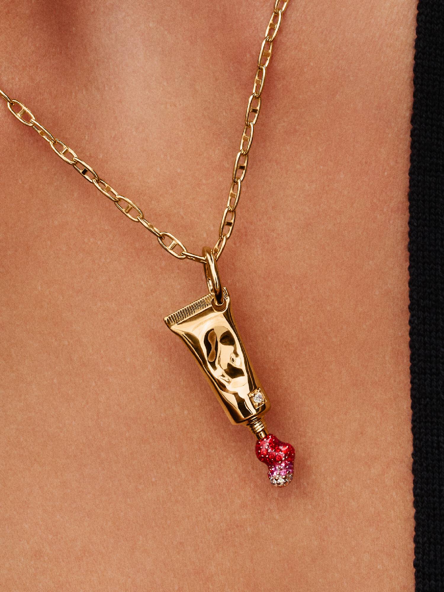 Charm Pendant Tube de Maquillage Doré Pat McGrath