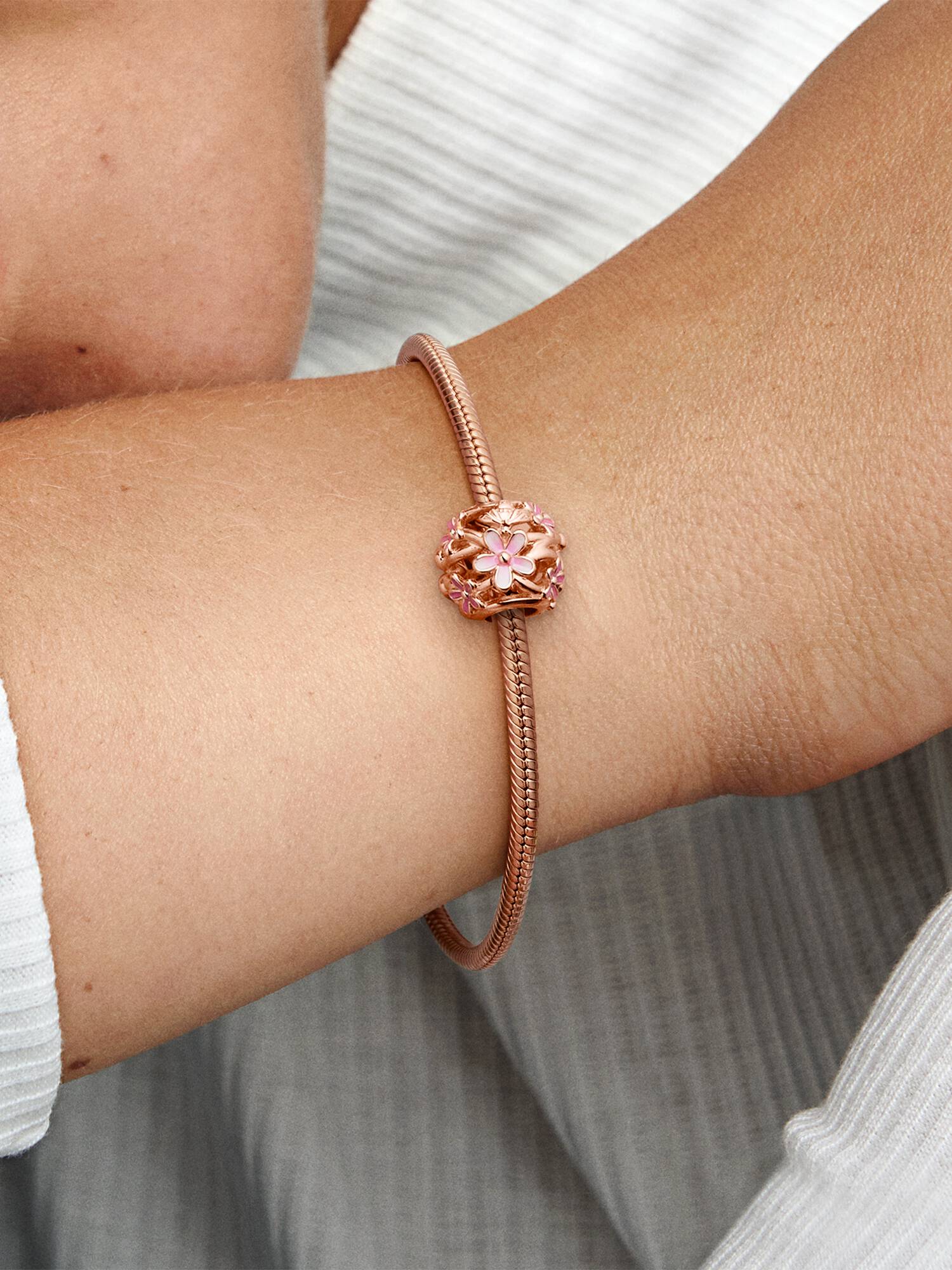 Charm Marguerite Rose Ajouré