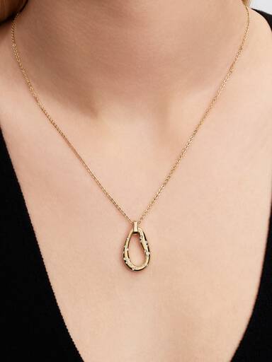Collier avec Pendentif Serti de Forme Organique Doré