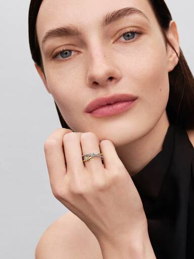 Bague Croisée Étoiles Scintillantes