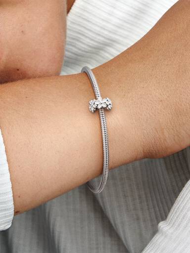 Charm Espaceur Marguerite Blanche