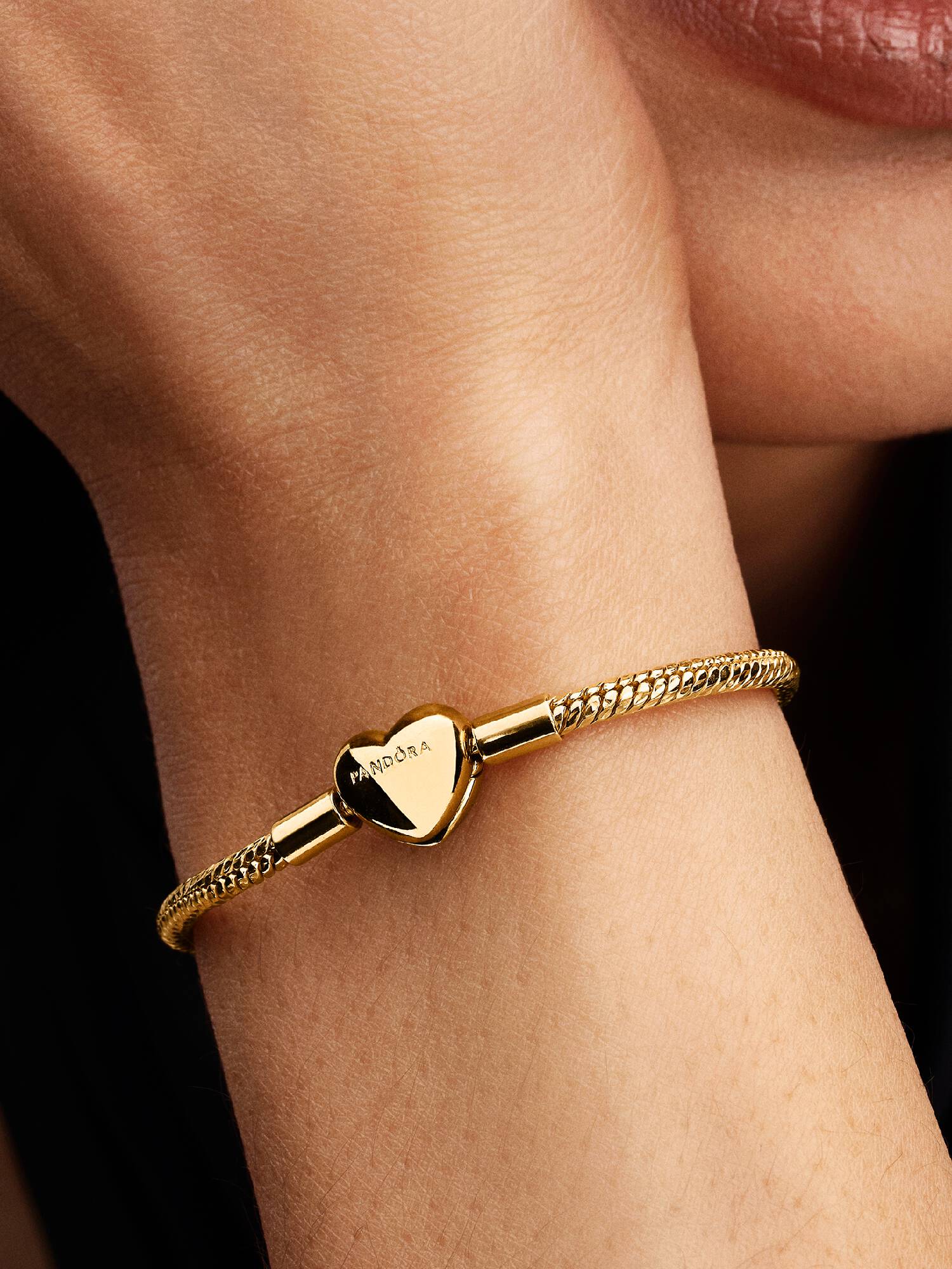 Bracelet Maille Serpent Facetté Fermoir Cœur Doré