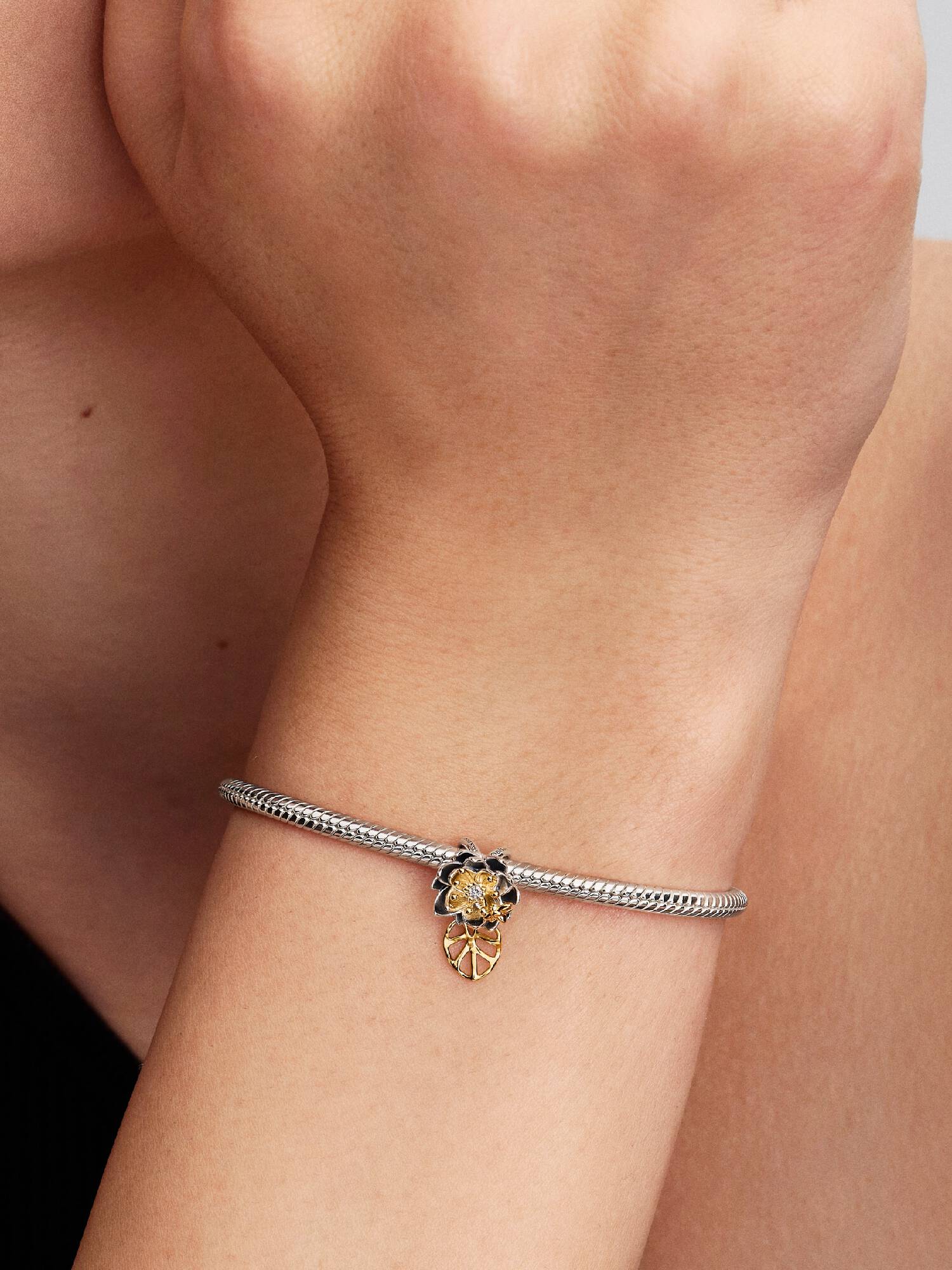 Charm Disney Princesse Tiana Nénuphar et Diamant de Synthèse