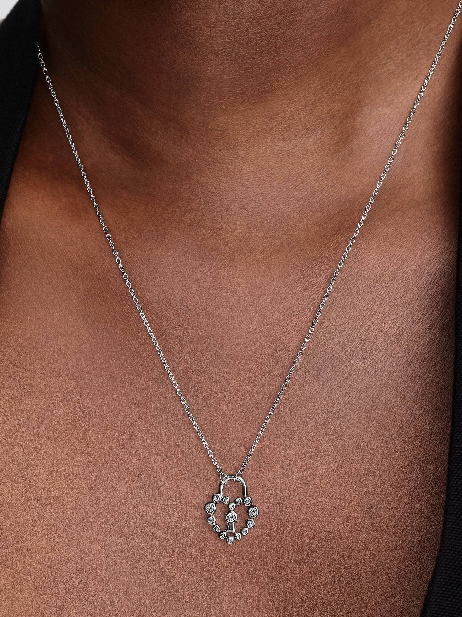 Collier avec Pendentif Cadenas Cœur Scintillant