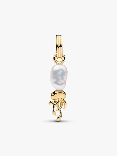 Charm Pendant Calamar et Perle de Culture d’Eau Douce Traitée Baroque Doré
