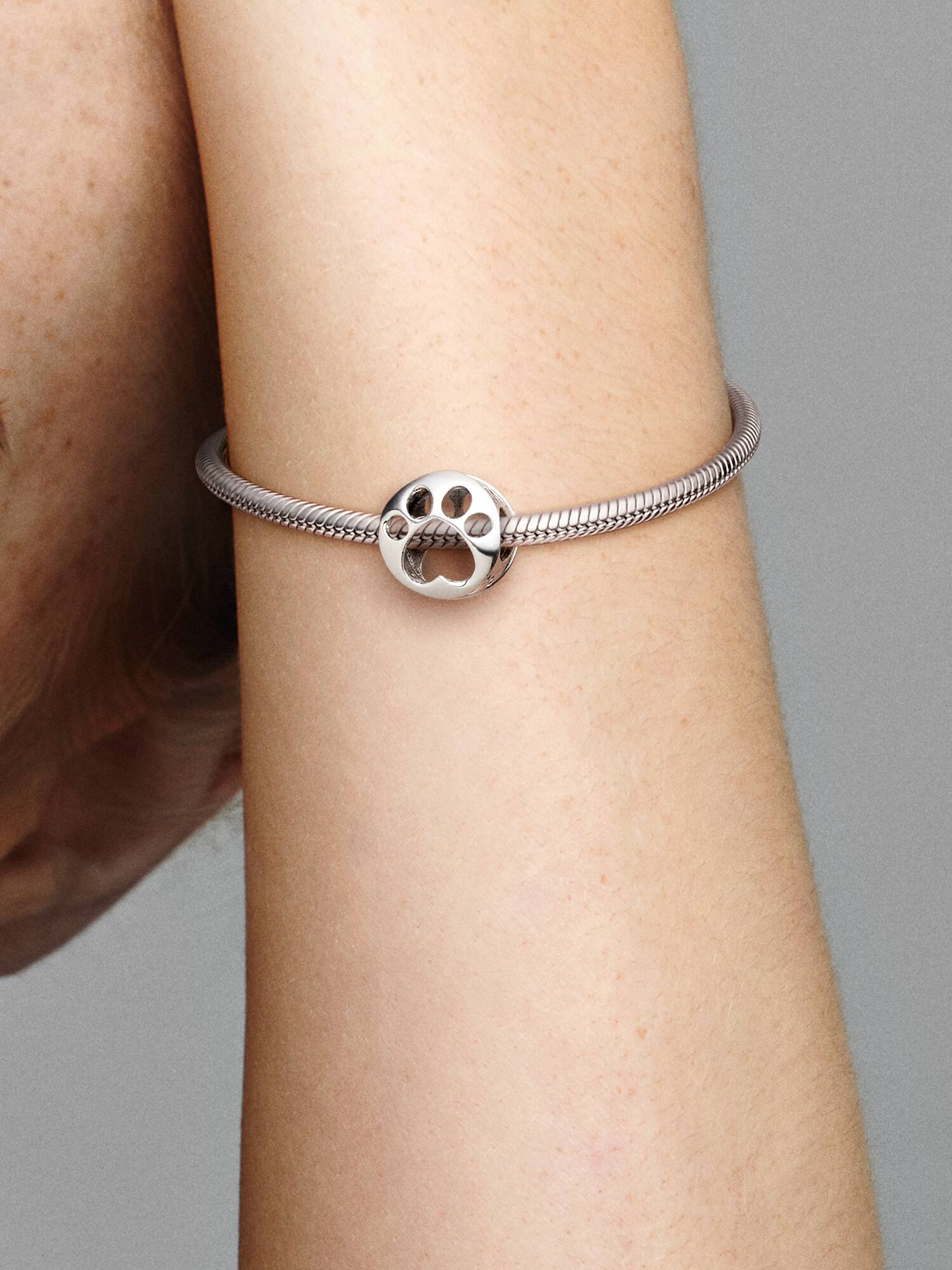 Charm Empreinte de Patte Ajouré