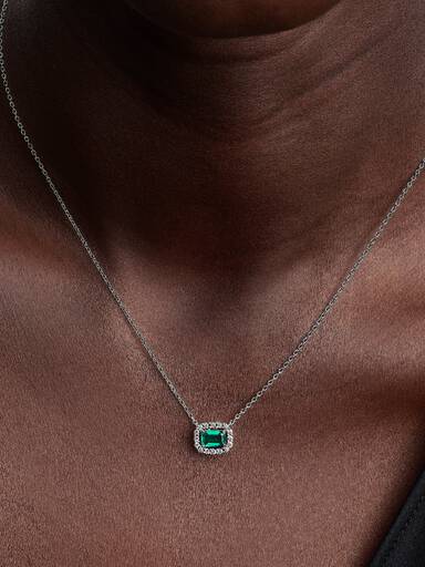 Collier avec Pendentif Halo Vert Scintillant Rectangulaire