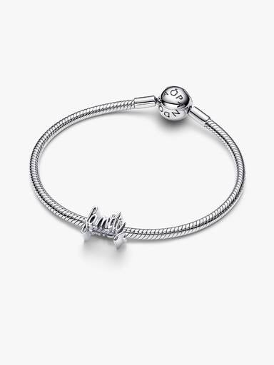 Charm Family en Lettres Cursives