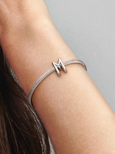 Charm Alphabet Lettre M