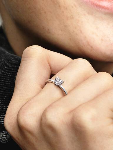 Bague Solitaire Cœur Scintillant