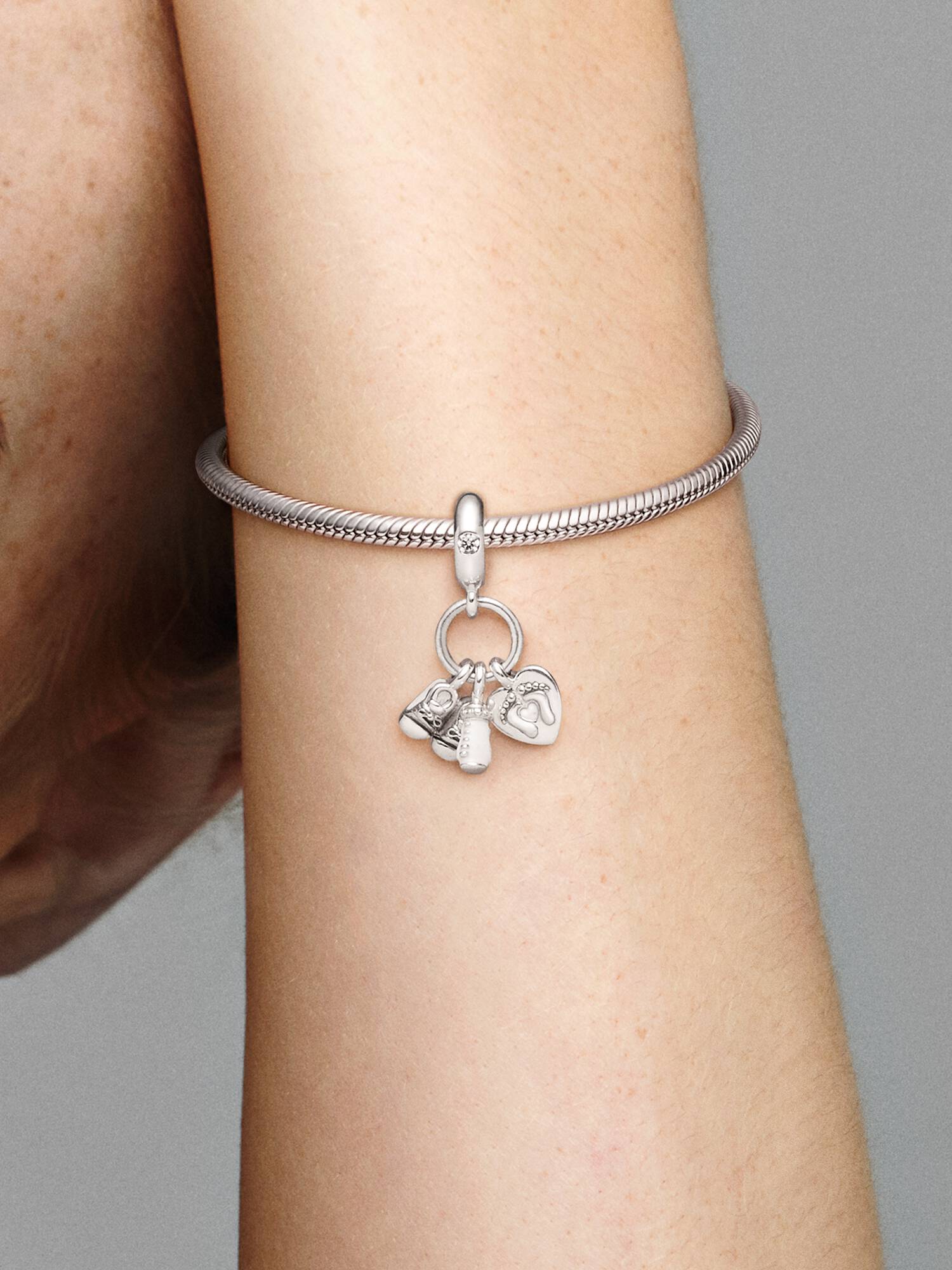 Charm Pendant Biberon et Chaussures Bébé