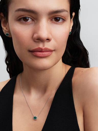 Collier avec Pendentif Halo Vert Scintillant Rectangulaire