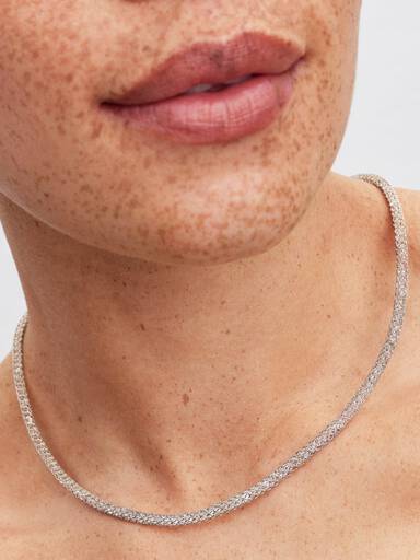 Collier Maille Tissée Scintillante Fermoir Cœur