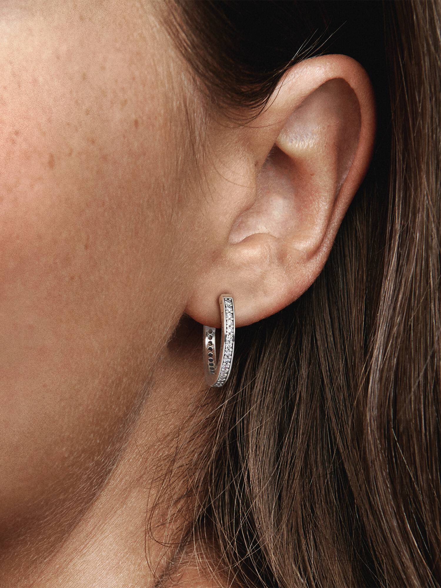 Boucles d'Oreilles Créoles Scintillement et Signature Pandora