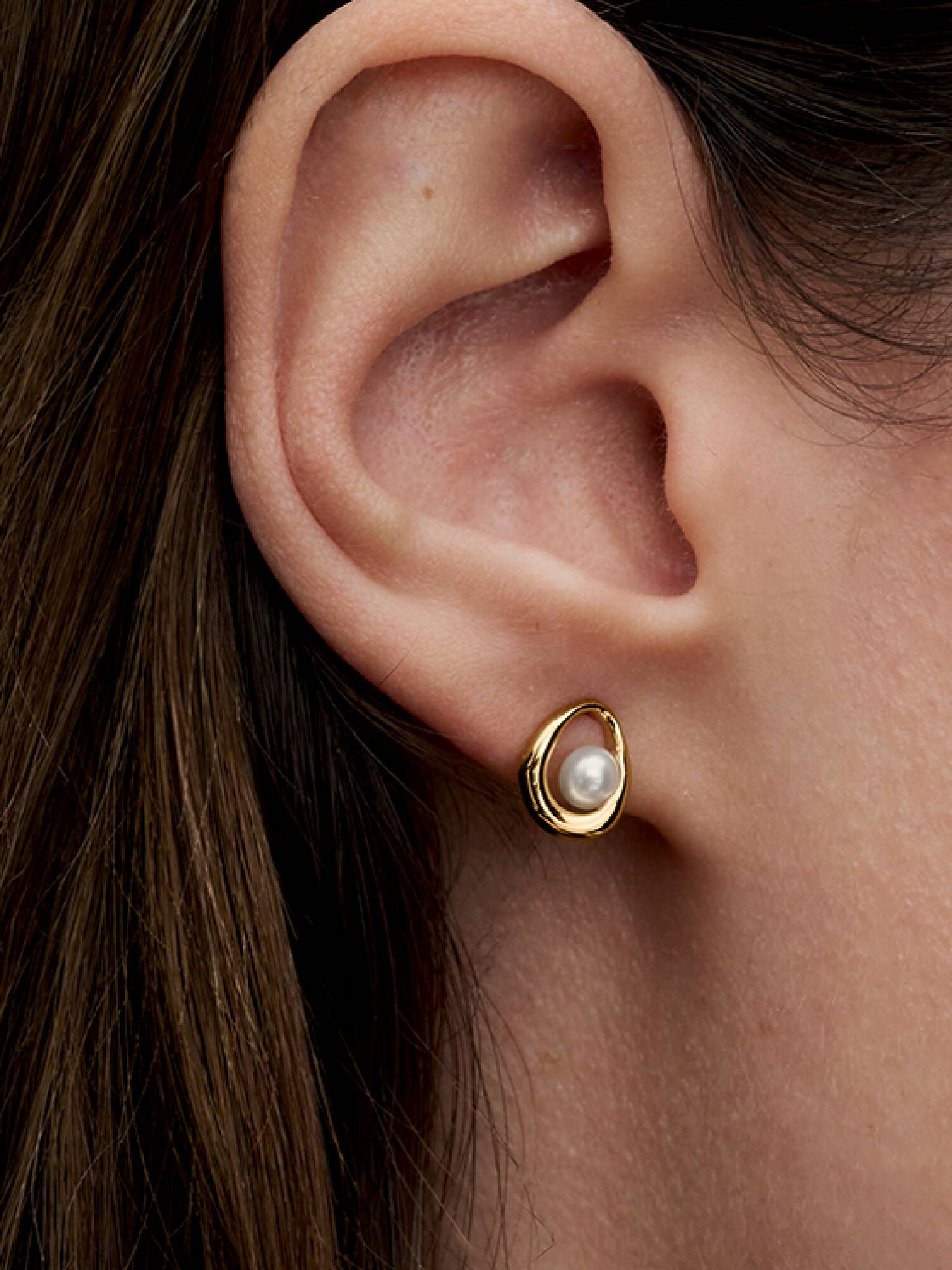 Clous d’Oreilles Ovale de Forme Organique & Perle de Culture d'Eau Douce Traitée