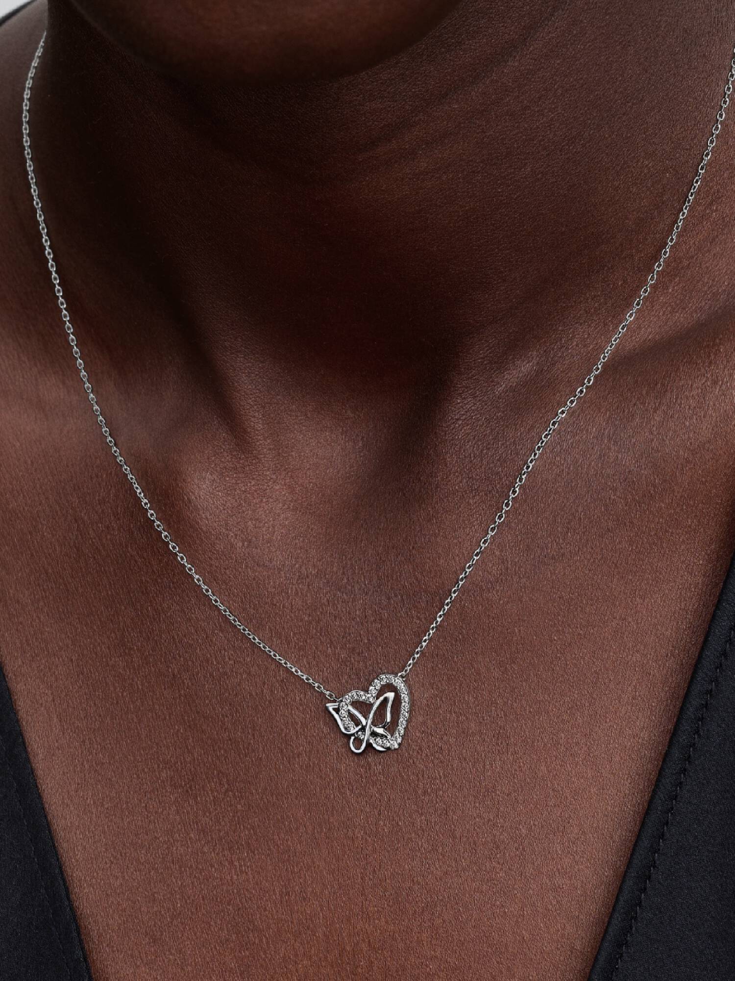 Collier avec Pendentif Cœur et Papillon Entrelacés