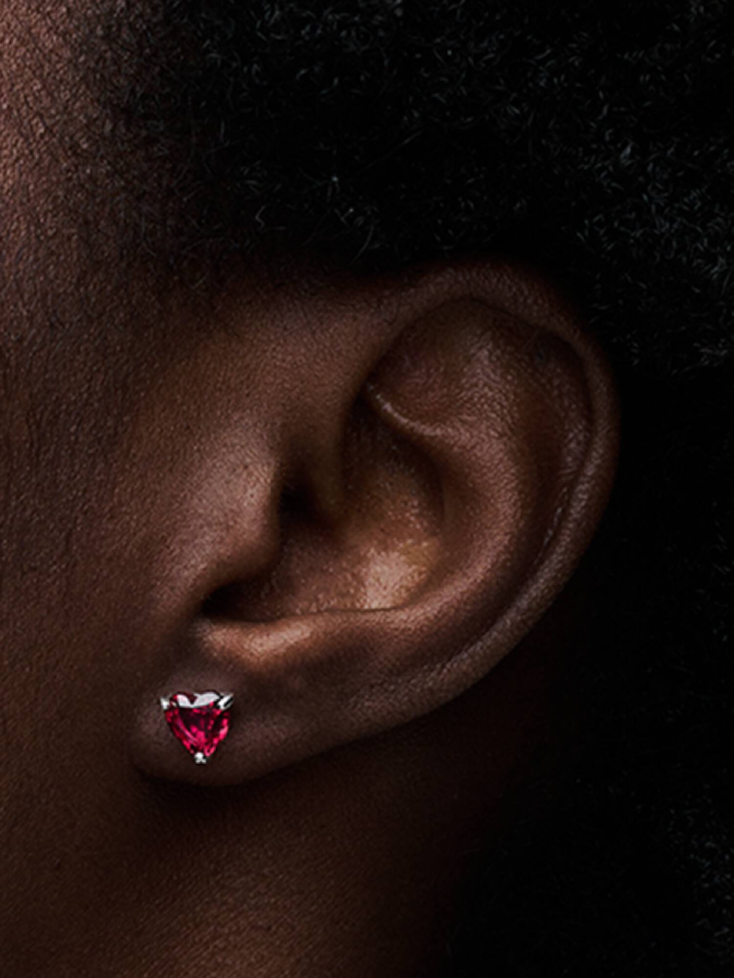 Clous d’Oreilles Cœur Rouge