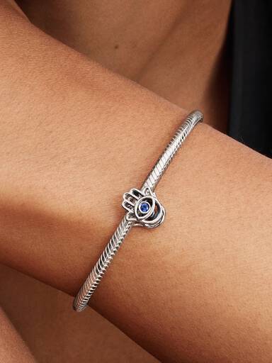 Charm Main de Fatma